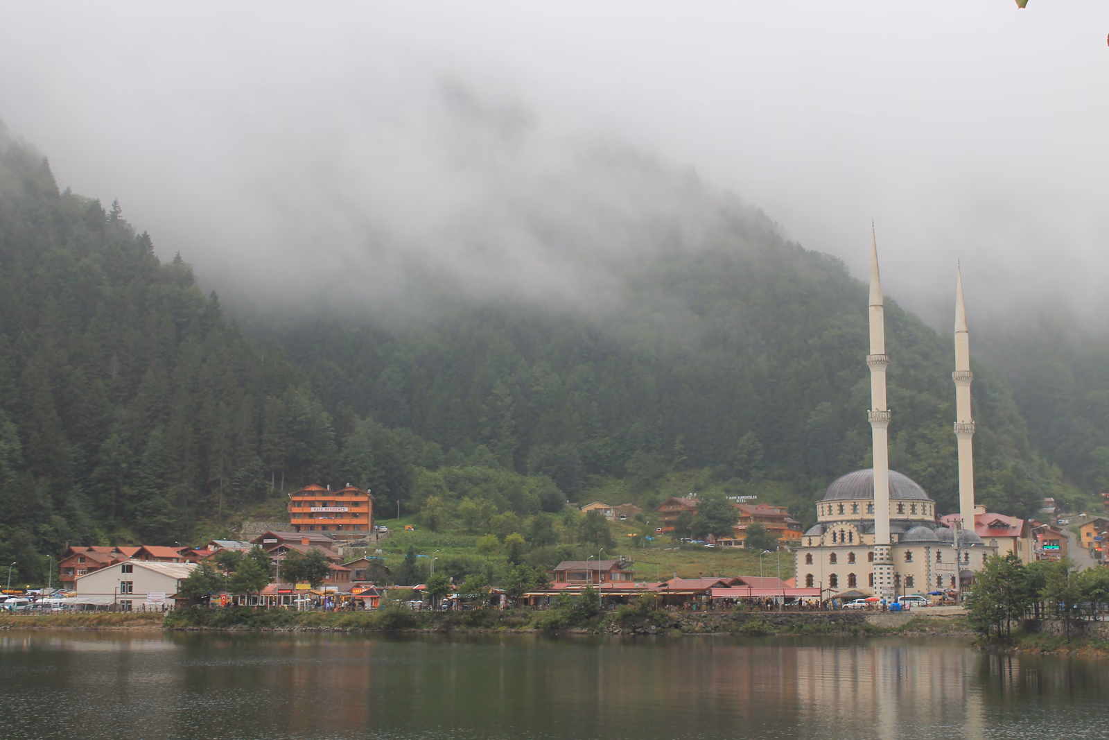 بحيرة أوزونغول، صورة سياقية